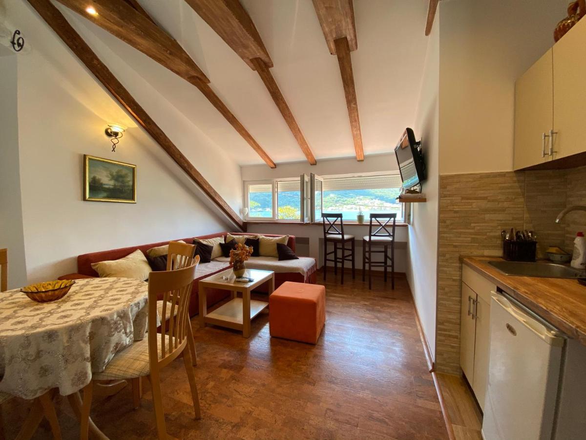 Sunny Bay Apartments Kotor Buitenkant foto