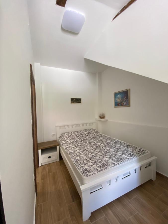 Sunny Bay Apartments Kotor Buitenkant foto