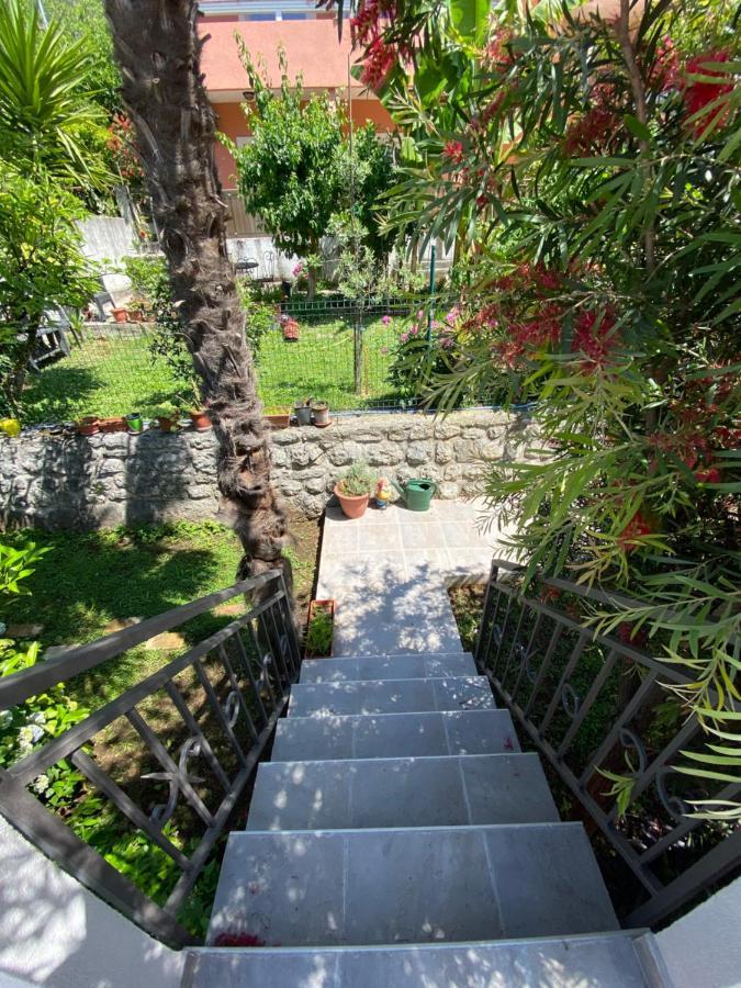 Sunny Bay Apartments Kotor Buitenkant foto