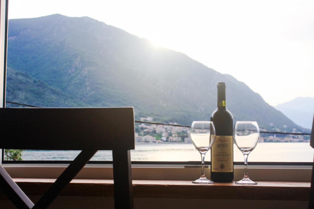 Sunny Bay Apartments Kotor Buitenkant foto