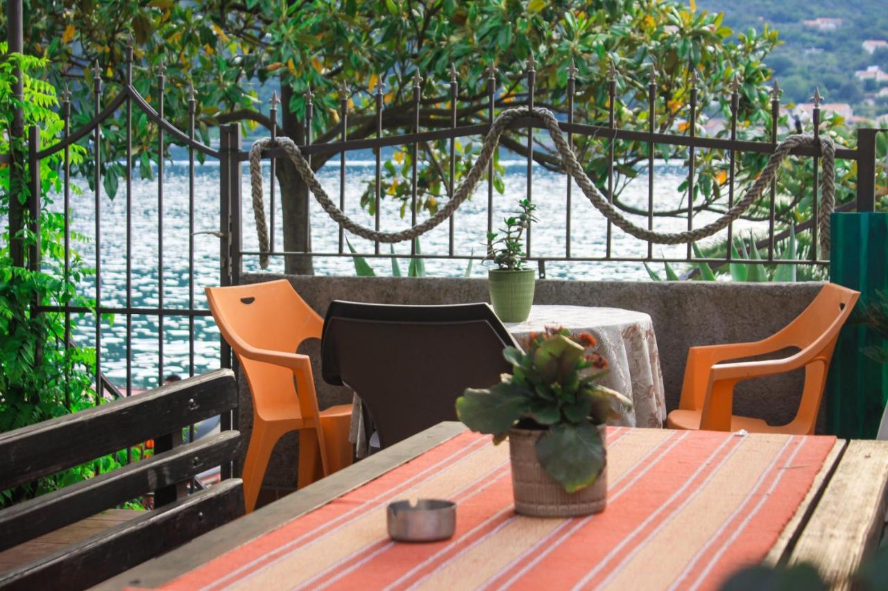 Sunny Bay Apartments Kotor Buitenkant foto