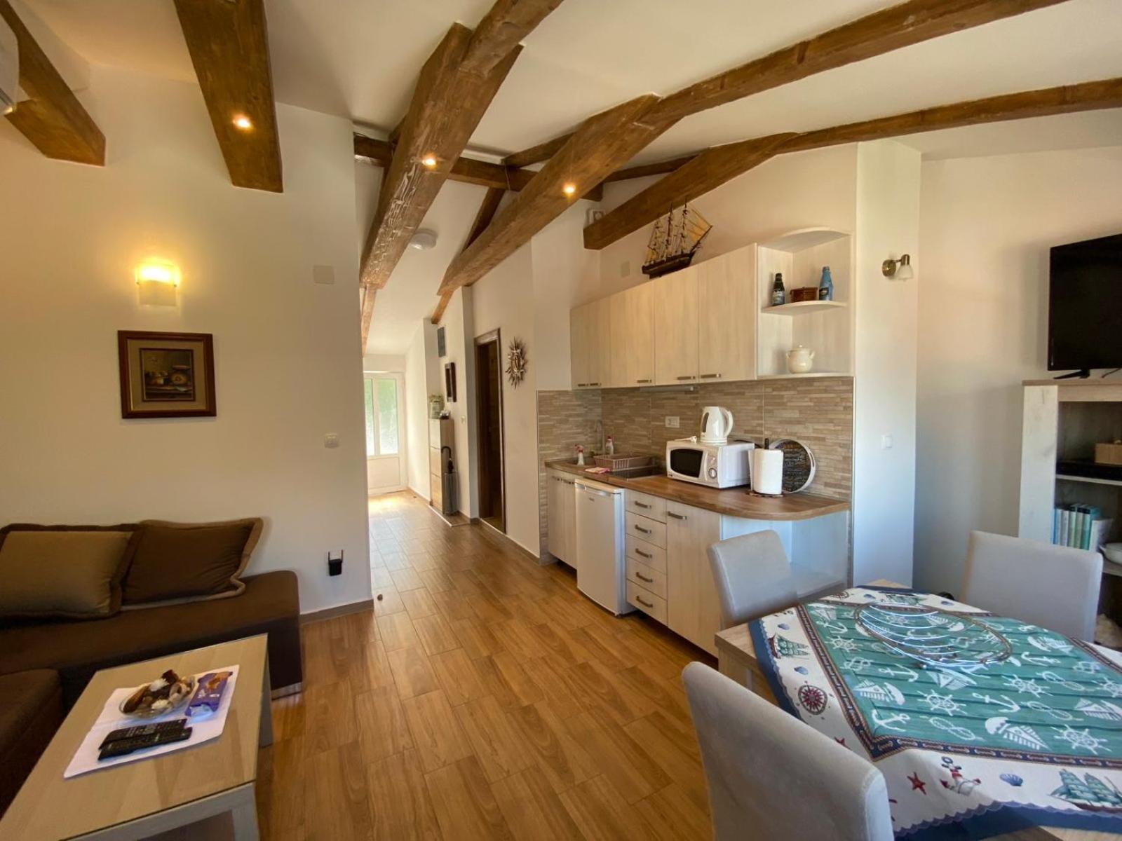 Sunny Bay Apartments Kotor Buitenkant foto